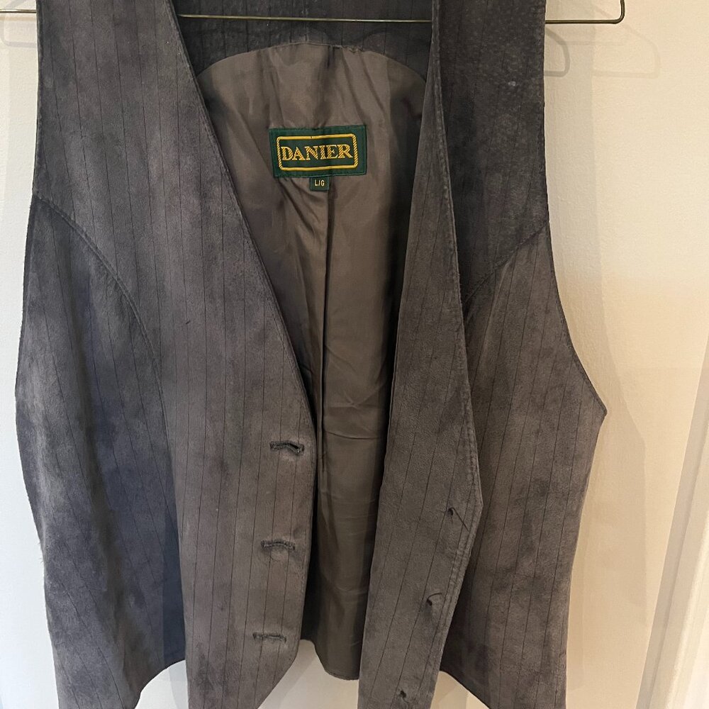 Suede Leather Men's size larger danier leather vest